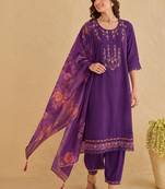Floral Embroidered Thread Work Straight Kurta With Trousers And Dupatta