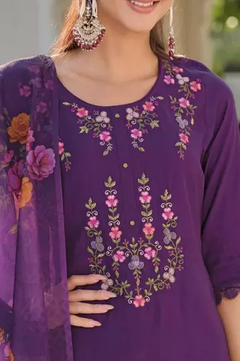 Floral Embroidered Thread Work Straight Kurta With Trousers And Dupatta