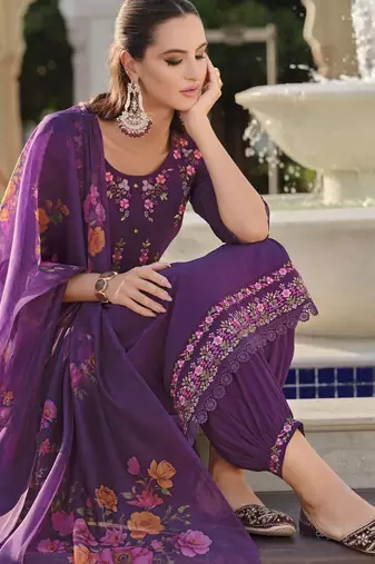 Floral Embroidered Thread Work Straight Kurta With Trousers And Dupatta