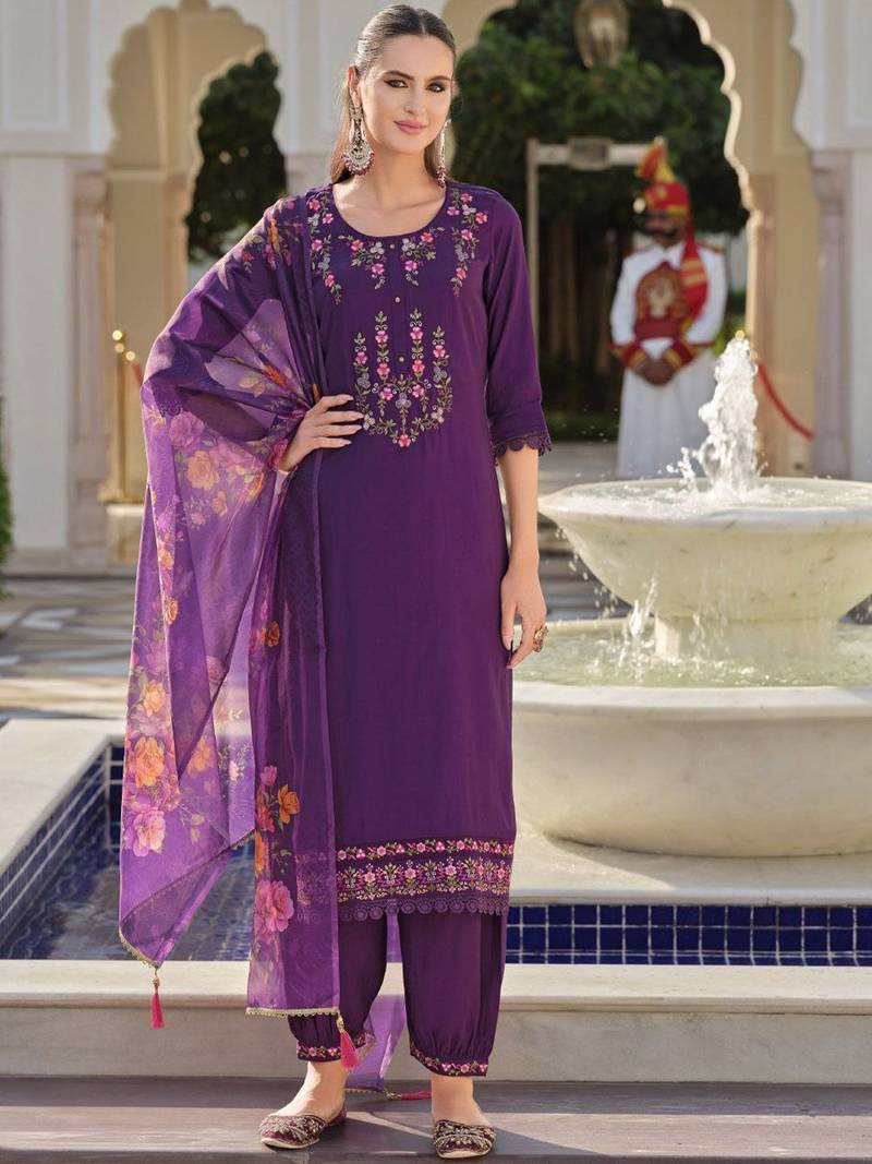 Floral Embroidered Thread Work Straight Kurta With Trousers And Dupatta
