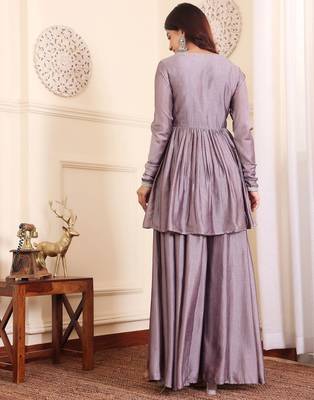 V-Neck Gotta Patti Long Sleeves A-Line Flared Kurta with Palazzo 5