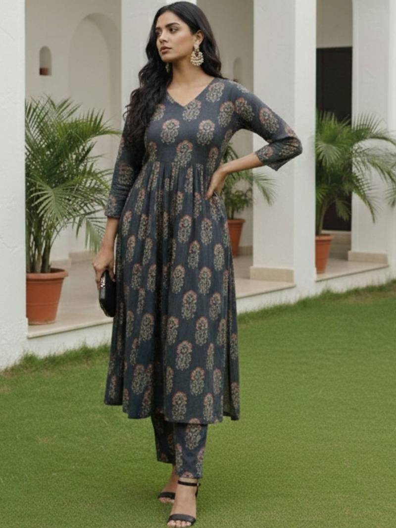 Women Ethnic Motifs Printed Regular Kurta with Trousers & With Dupatta