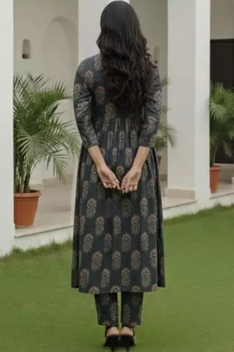 Women Ethnic Motifs Printed Regular Kurta with Trousers & With Dupatta
