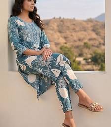 Women Floral Printed Regular Kurta with Trousers