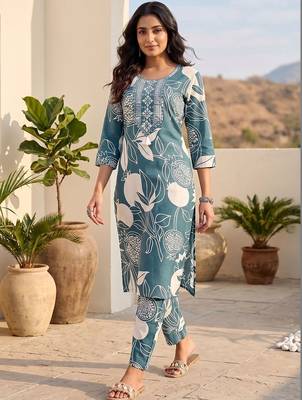 Women Floral Printed Regular Kurta with Trousers 4