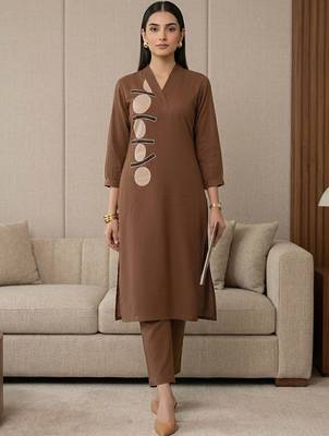Women Ethnic Motifs Regular Kurta with Trousers 1
