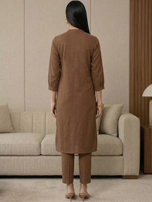 Women Ethnic Motifs Regular Kurta with Trousers 3