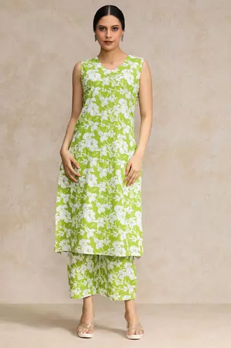 Women Floral Printed Regular Pure Cotton Kurta with Trousers