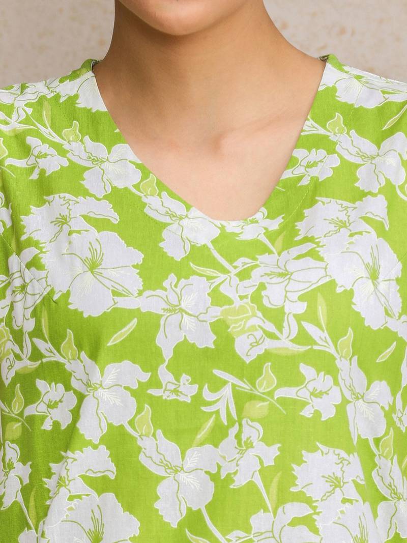Women Floral Printed Regular Pure Cotton Kurta with Trousers