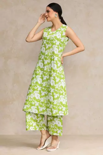 Women Floral Printed Regular Pure Cotton Kurta with Trousers