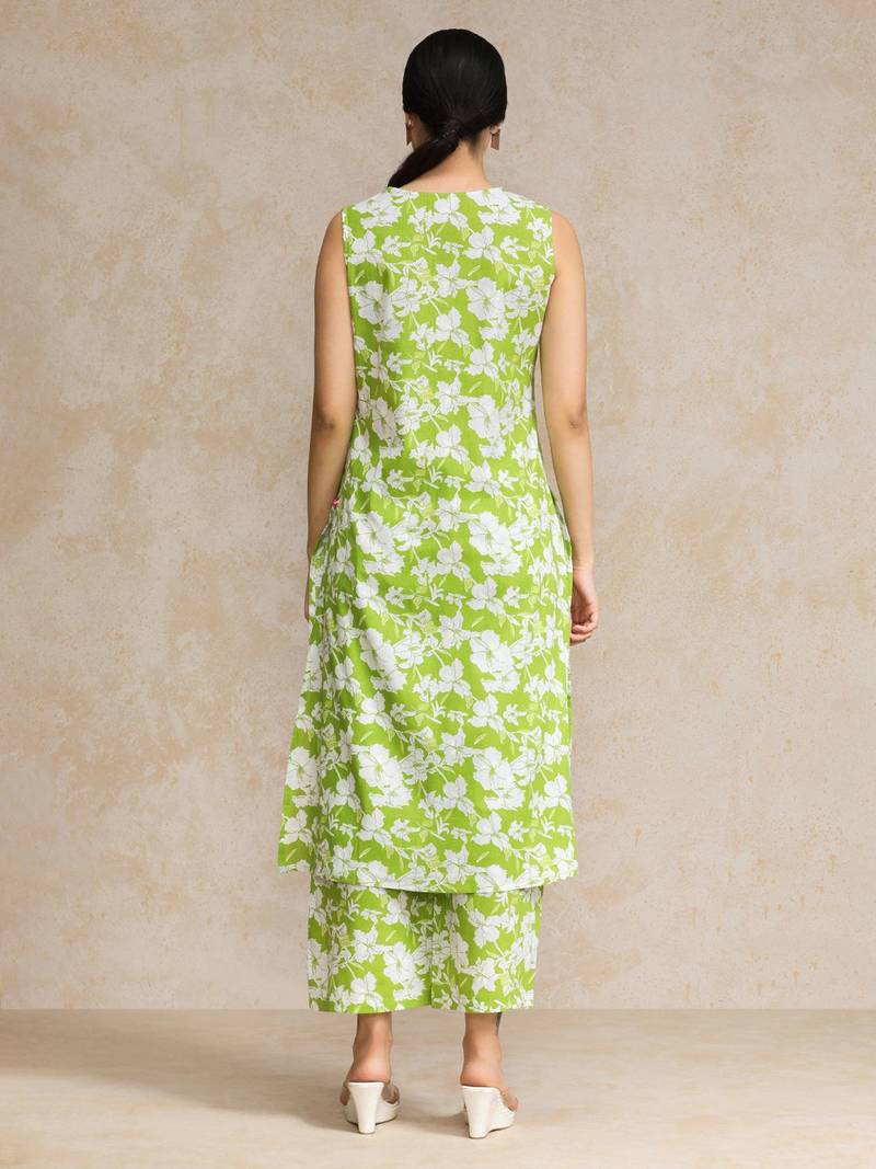 Women Floral Printed Regular Pure Cotton Kurta with Trousers