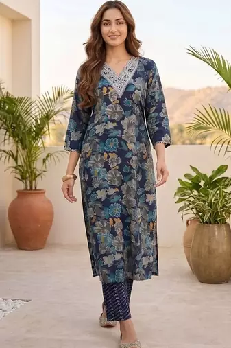 Women Floral Printed Regular Thread Work Kurta with Trousers & With Dupatta