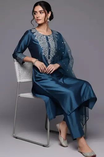 Women Embroidered Regular Chanderi Silk Kurta with Trousers & With Dupatta