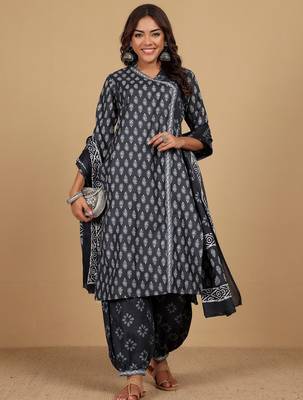 Floral Printed V-Neck Angrakha Straight Kurta With Salwar And Dupatta 1