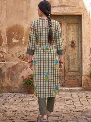 Women Regular Thread Work Kurta with Trousers 2