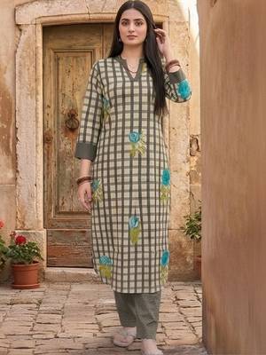 Women Regular Thread Work Kurta with Trousers 4