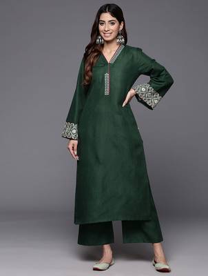 Thread Work V-Neck Flared Sleeves Straight Kurta With Trouser 1