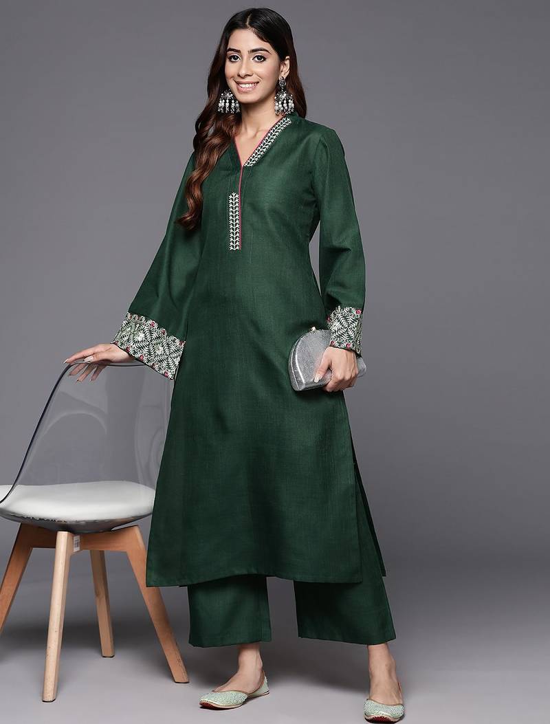 Thread Work V-Neck Flared Sleeves Straight Kurta With Trouser