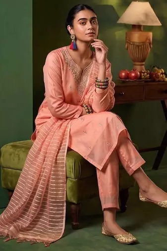 Women Ethnic Motifs Embroidered Regular Thread Work Kurta with Trousers & With Dupatta