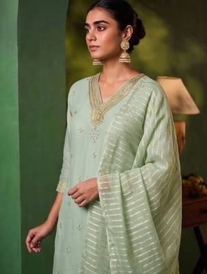Women Ethnic Motifs Embroidered Regular Thread Work Kurta with Trousers & With Dupatta 5