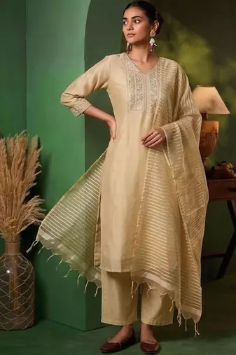 Women Ethnic Motifs Embroidered Regular Thread Work Kurta with Trousers & With Dupatta