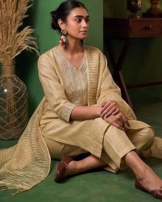 Women Ethnic Motifs Embroidered Regular Thread Work Kurta with Trousers & With Dupatta 3
