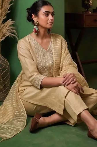Women Ethnic Motifs Embroidered Regular Thread Work Kurta with Trousers & With Dupatta