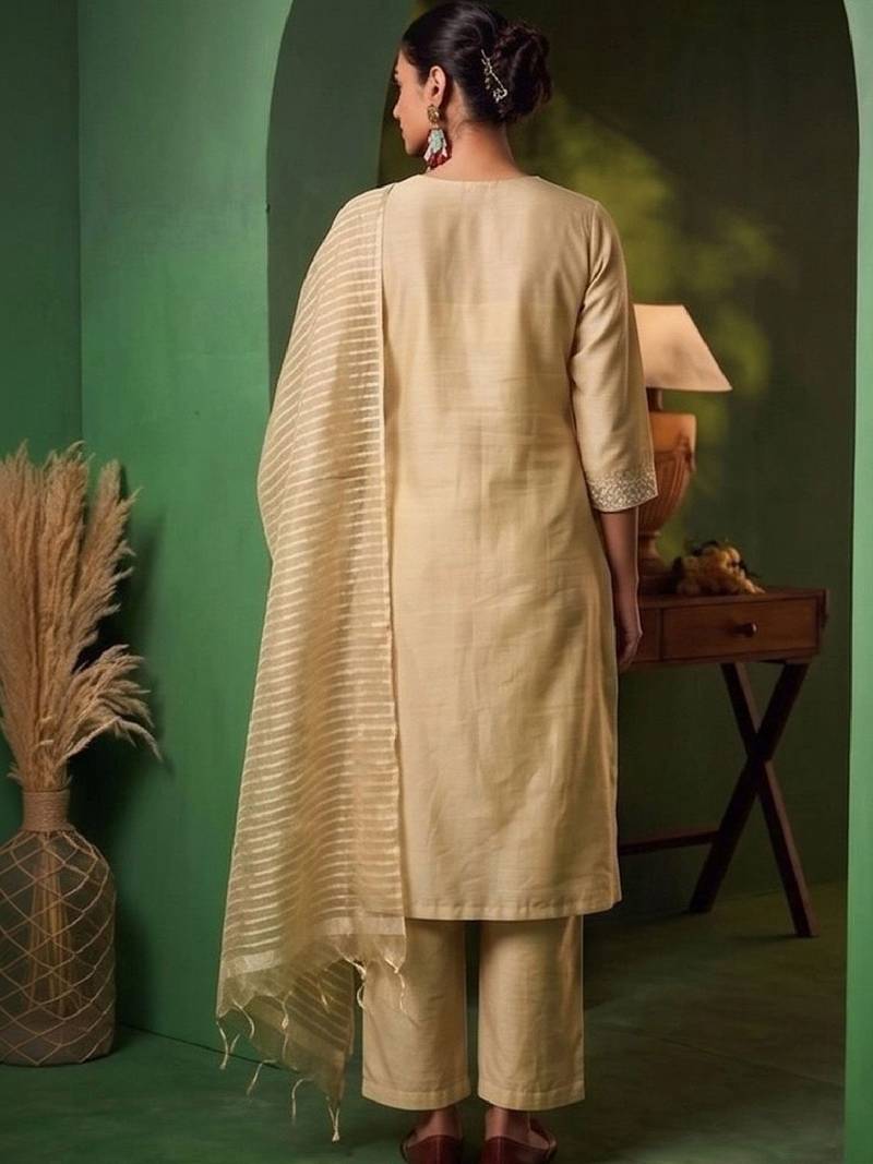 Women Ethnic Motifs Embroidered Regular Thread Work Kurta with Trousers & With Dupatta