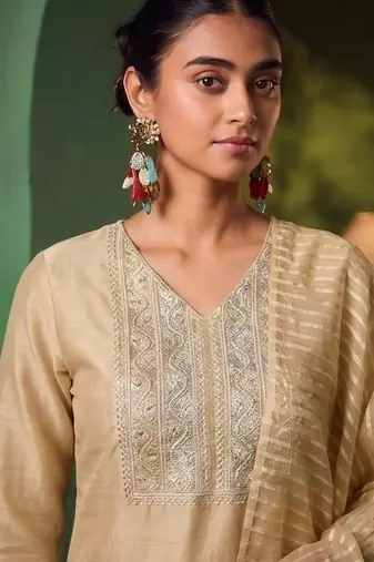 Women Ethnic Motifs Embroidered Regular Thread Work Kurta with Trousers & With Dupatta