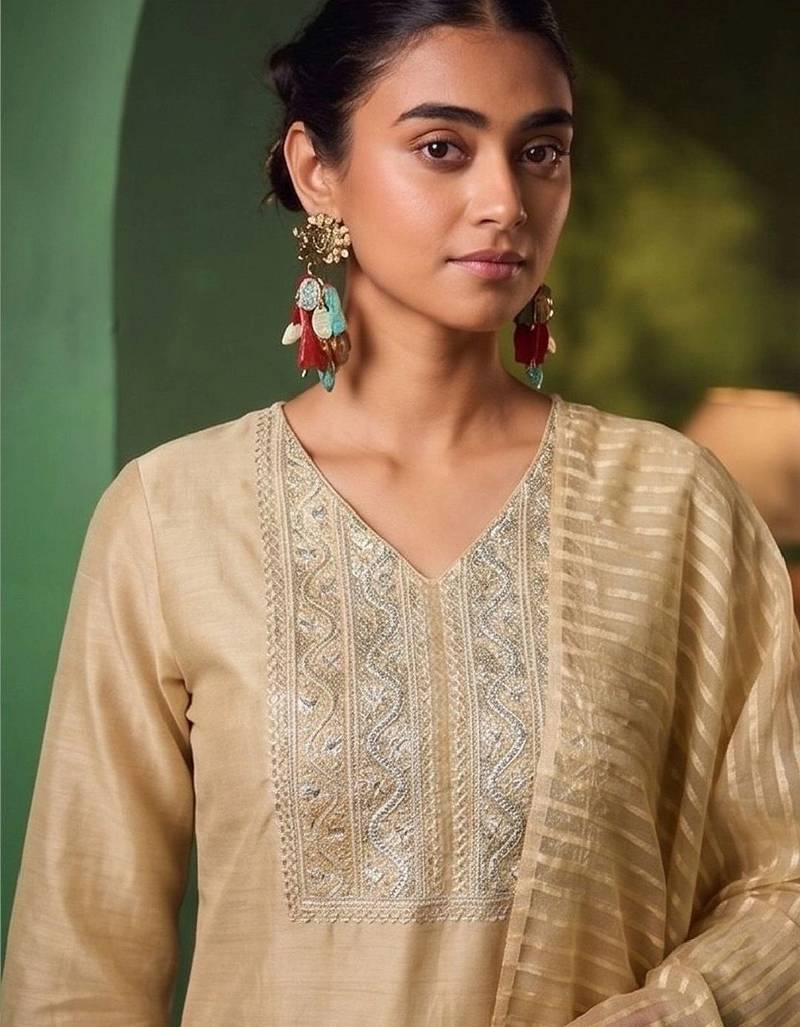 Women Ethnic Motifs Embroidered Regular Thread Work Kurta with Trousers & With Dupatta