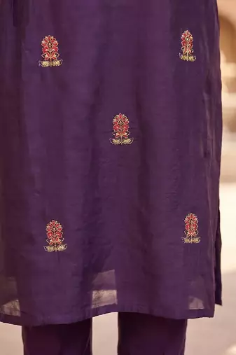 Women Ethnic Motifs Embroidered Regular Thread Work Kurta with Trousers & With Dupatta