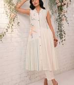 Women Floral Printed Empire Kurta with Trousers