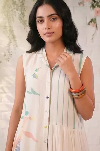 Women Floral Printed Empire Kurta with Trousers