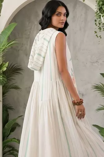 Women Printed Tiered Kurta with Trousers
