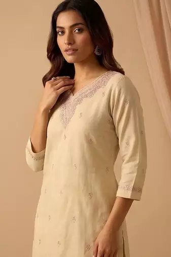 Women Ethnic Motifs Embroidered Regular Thread Work Kurta with Trousers & With Dupatta