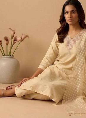 Women Ethnic Motifs Embroidered Regular Thread Work Kurta with Trousers & With Dupatta 5