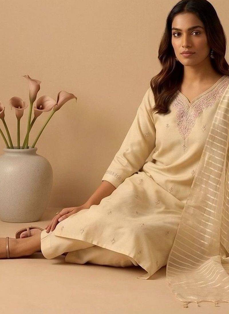 Women Ethnic Motifs Embroidered Regular Thread Work Kurta with Trousers & With Dupatta