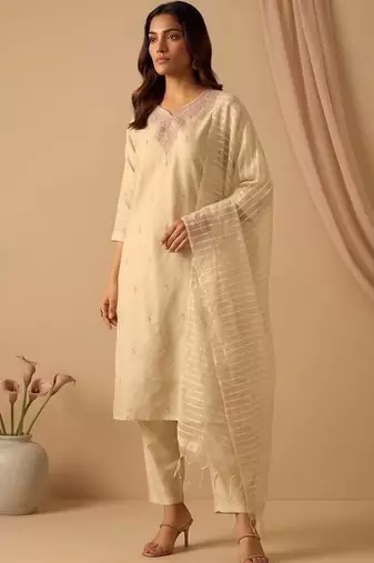 Women Ethnic Motifs Embroidered Regular Thread Work Kurta with Trousers & With Dupatta