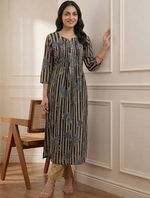 Women Printed Regular Kurta with Trousers 2