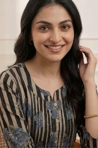 Women Printed Regular Kurta with Trousers