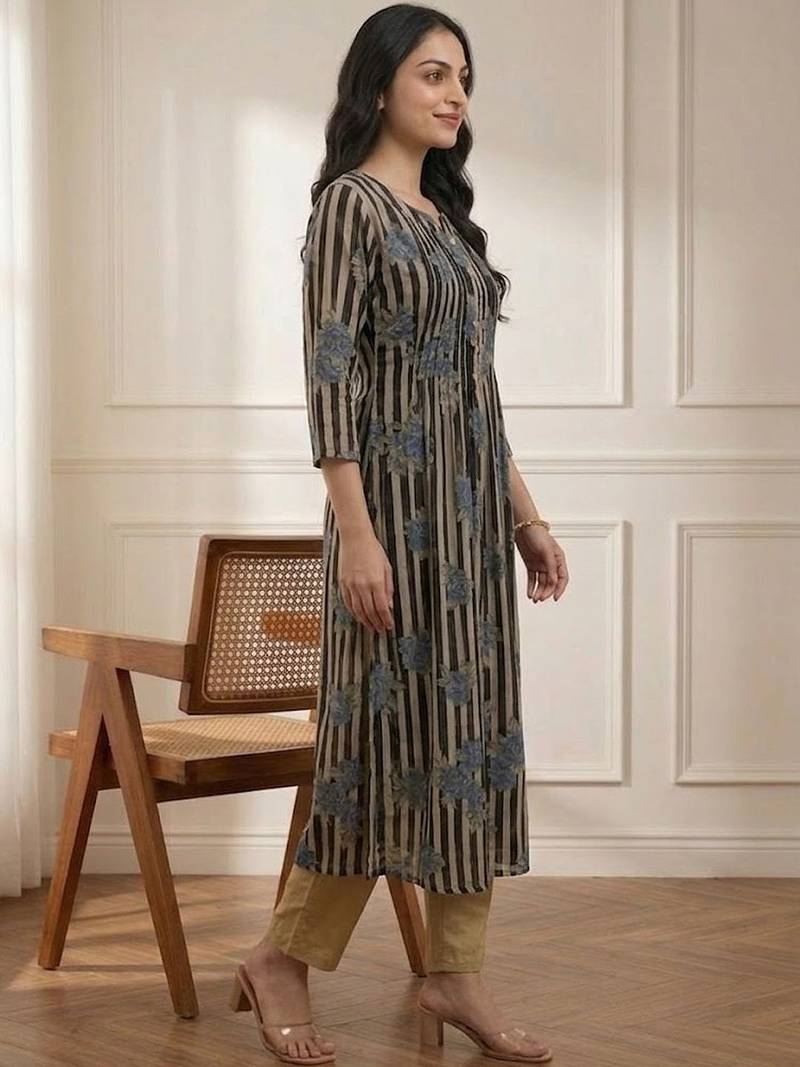 Women Printed Regular Kurta with Trousers