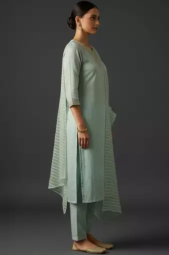 Women Ethnic Motifs Embroidered Regular Thread Work Kurta with Trousers & With Dupatta