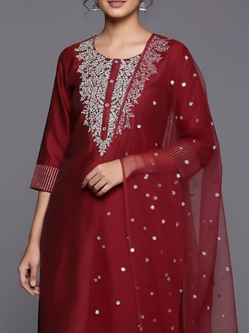 Women Floral Embroidered Regular Chanderi Silk Kurta with Trousers & With Dupatta