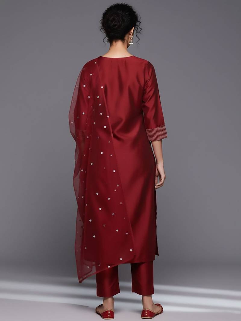 Women Floral Embroidered Regular Chanderi Silk Kurta with Trousers & With Dupatta
