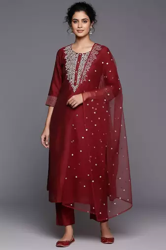 Women Floral Embroidered Regular Chanderi Silk Kurta with Trousers & With Dupatta
