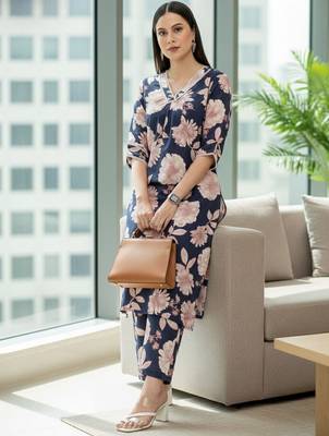 Women Floral Printed Regular Pure Cotton Kurta with Trousers 2
