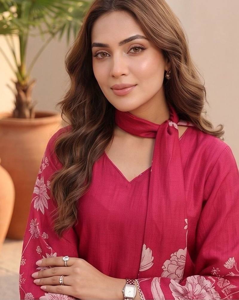 Women Floral Printed Regular Chanderi Silk Kurta with Trousers & With Dupatta