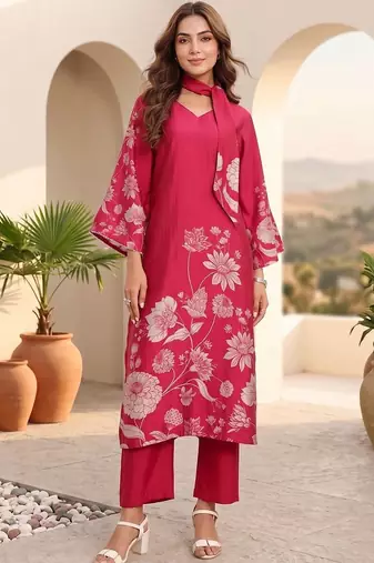 Women Floral Printed Regular Chanderi Silk Kurta with Trousers & With Dupatta