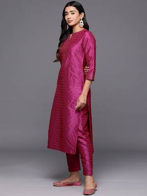 Women Regular Kurta with Trousers & With Dupatta 5