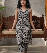 Women Floral Printed Regular Kurta with Trousers